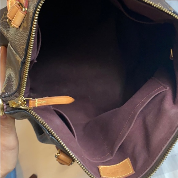 Eye catching 💓LV crossbody💓 - Picture 12 of 16